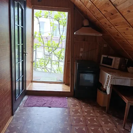 Konukevi комнаты с удобствами возле моря Odessa